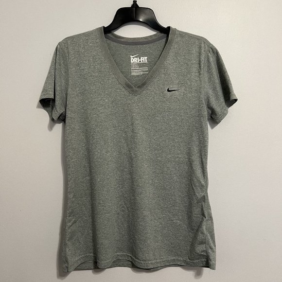 Nike Large Dri-Fit T-Shirt - Picture 1 of 2